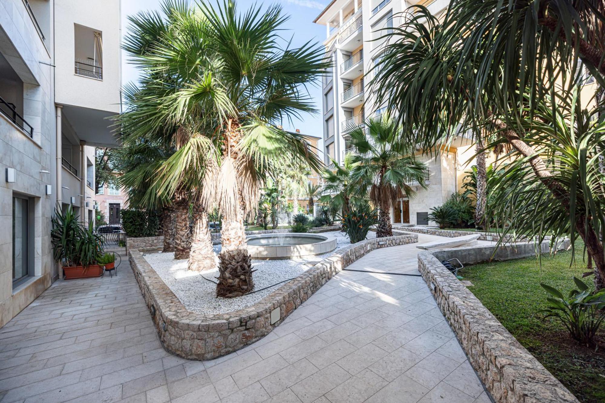 Studio Centre Terrasse Climatisation 50M Plage Ментона Экстерьер фото